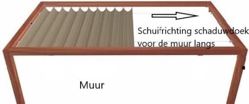 pergola tegen de muur met harmonicadoek