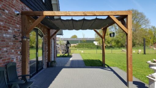 Pergola 15x15cm Douglas met schaduwdoek