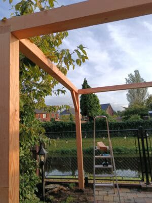 Mooi4Buiten is specialist in op maat gemaakte pergola en overkapping